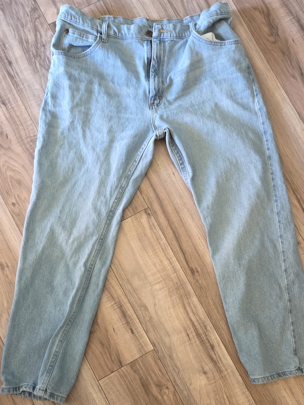 Light Blue Men’s Relaxed Fit Jeans Wrangler 38/30